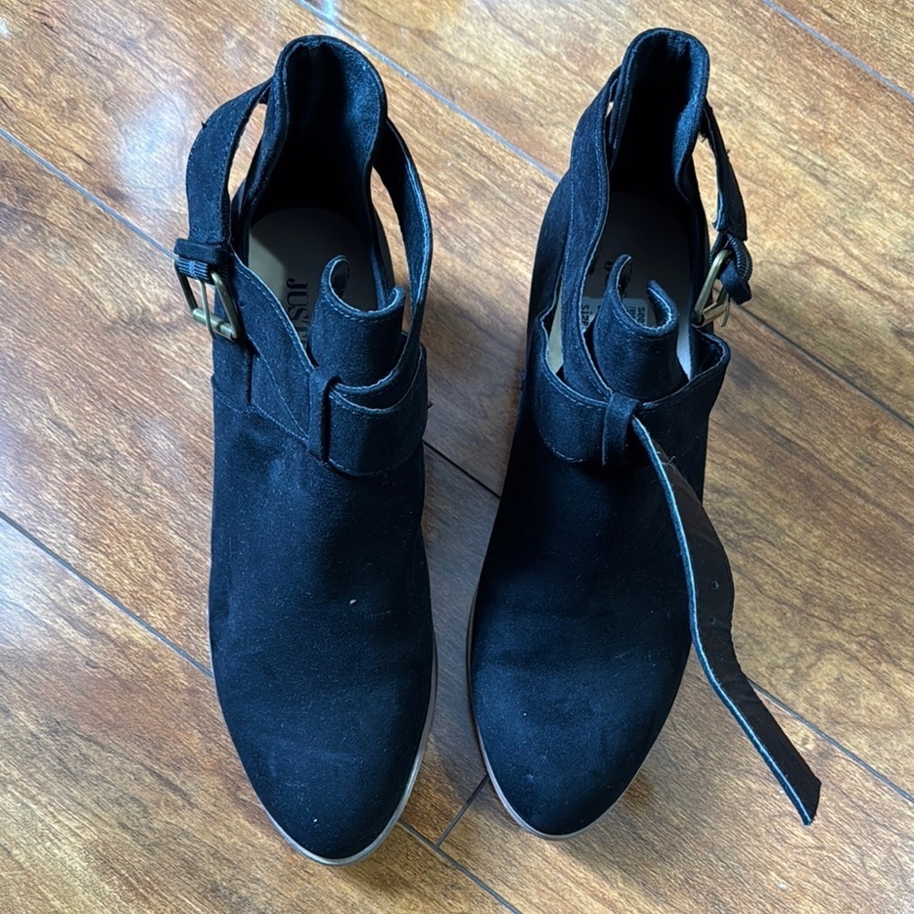 JustFab Black Ankle Booties with Sleek Design